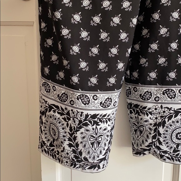 OOTD black and white flowered strapless jumpsuit - Picture 4 of 8